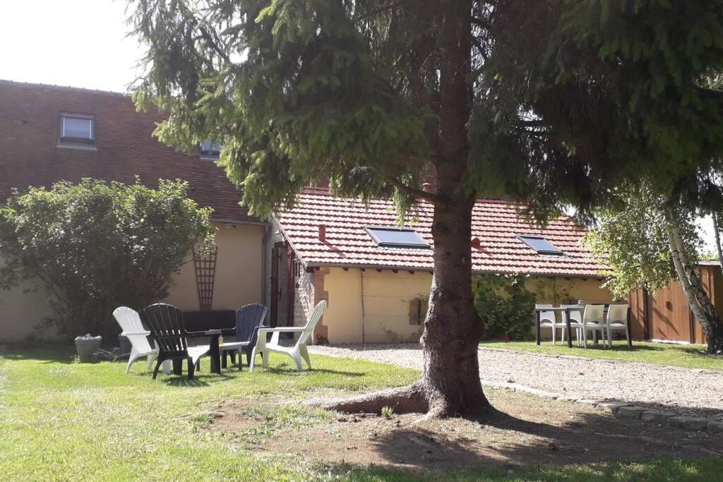 La Maison Du Bonheur Groupe Famille Ladon Exterior photo